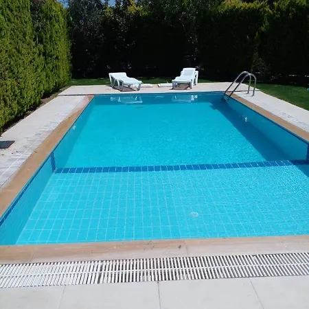 Luxury 3 Bedrooms Swimming Pool Hotel
