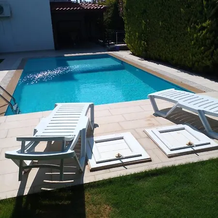 Luxury 3 Bedrooms Swimming Pool Hotel *